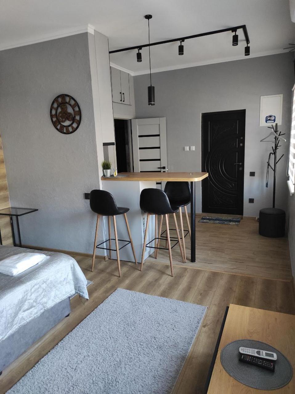 Apart Club Tolstogo Chernivtsi Εξωτερικό φωτογραφία