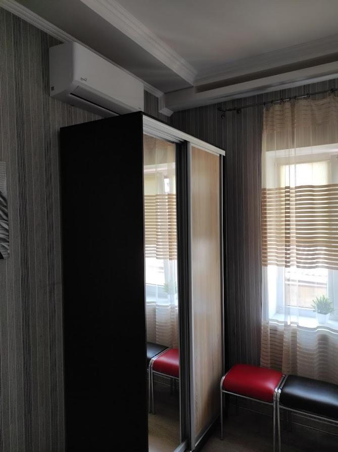 Apart Club Tolstogo Chernivtsi Εξωτερικό φωτογραφία
